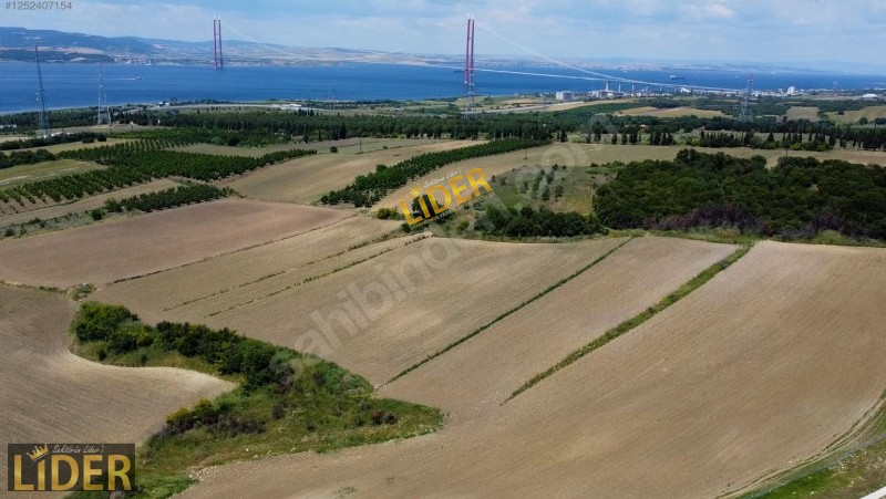 LAPSEKİ SULUCA KÖYÜNDE 2.712 M2 FULL KÖPRÜ MANZARALI ARAZİ !!!!!